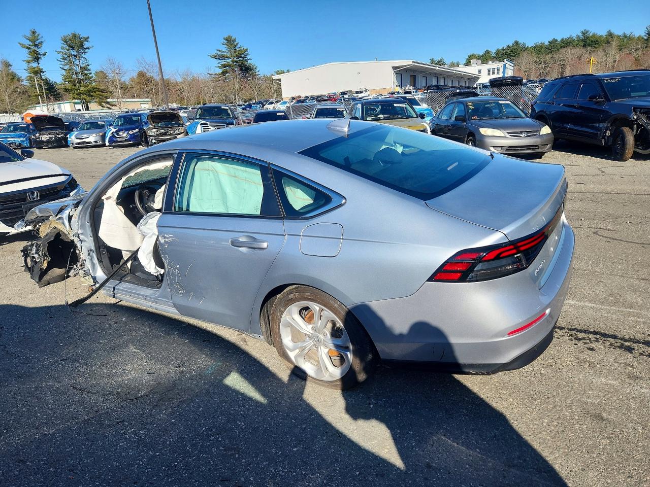 2025 HONDA ACCORD LX photo 3