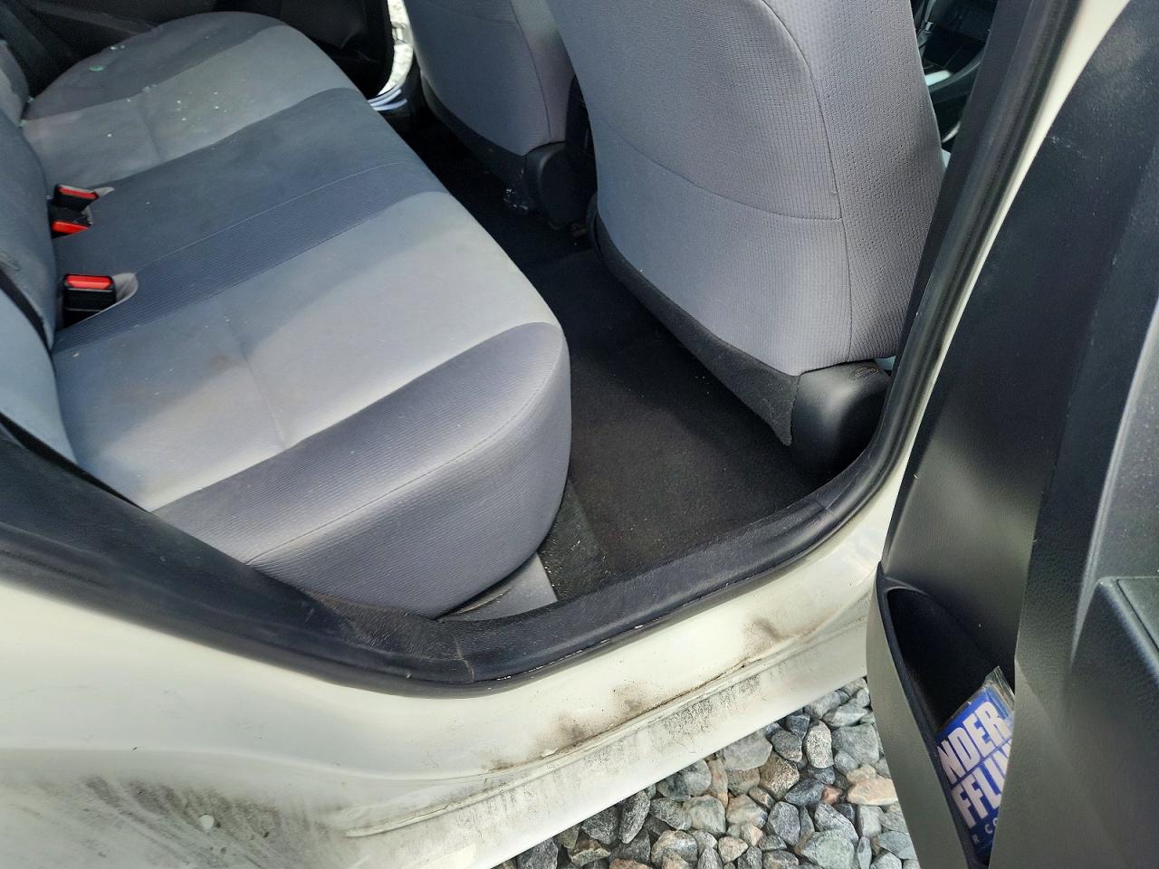 2017 TOYOTA COROLLA L photo 19