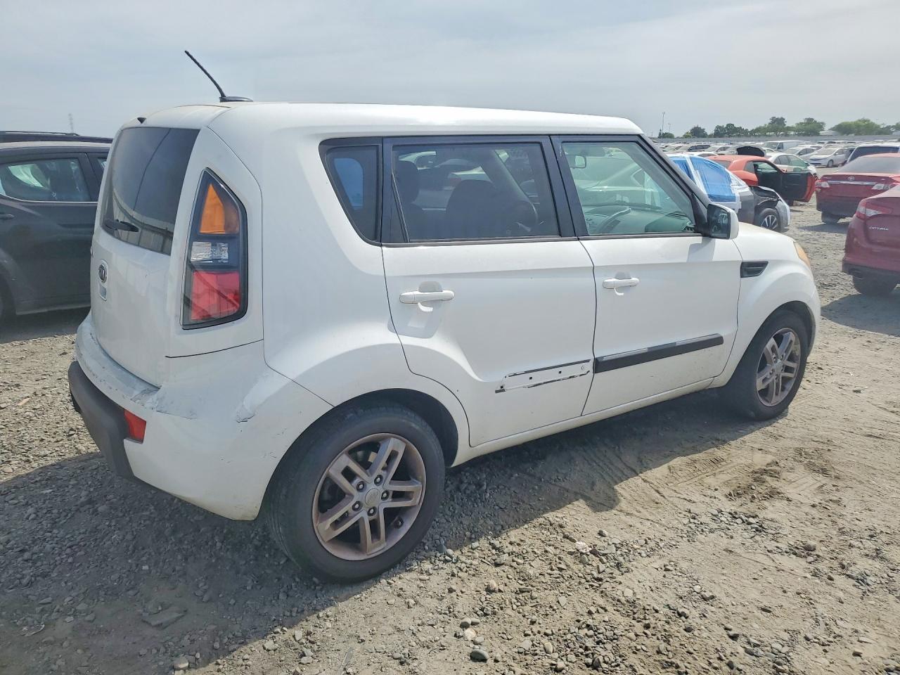 2011 KIA SOUL + photo 5