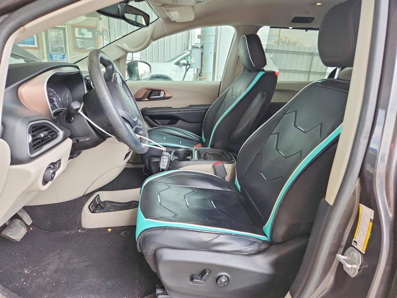 2019 CHRYSLER PACIFICA TOURING PLUS photo 13