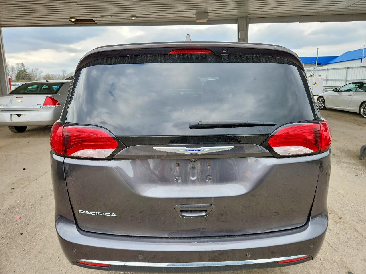 2019 CHRYSLER PACIFICA TOURING PLUS photo 11