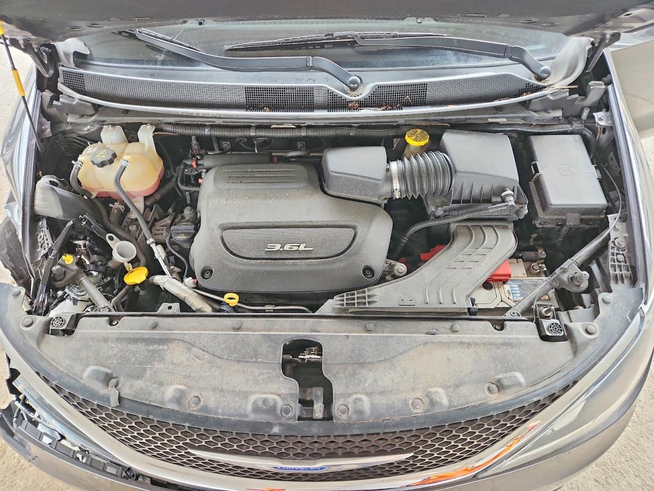 2019 CHRYSLER PACIFICA TOURING PLUS photo 23