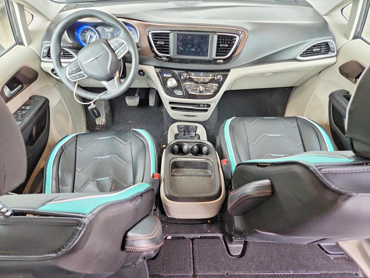 2019 CHRYSLER PACIFICA TOURING PLUS photo 15