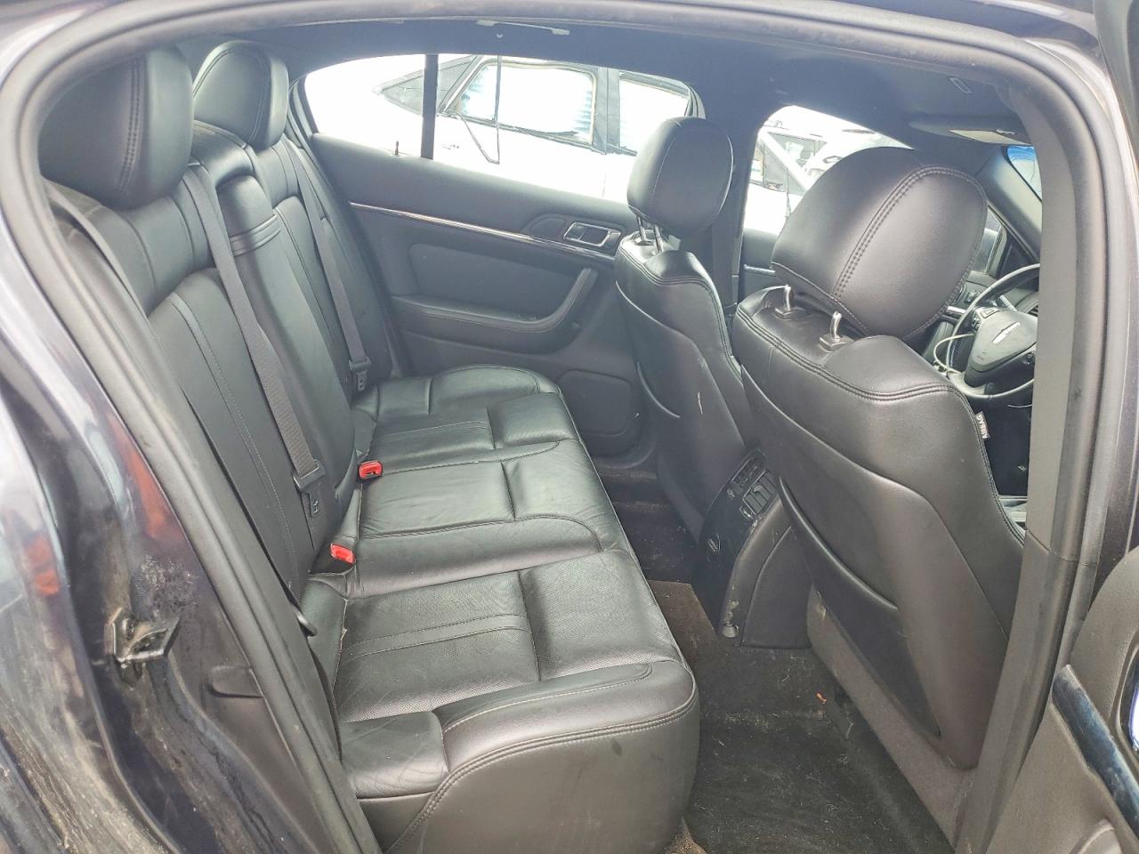 2013 LINCOLN MKS photo 19