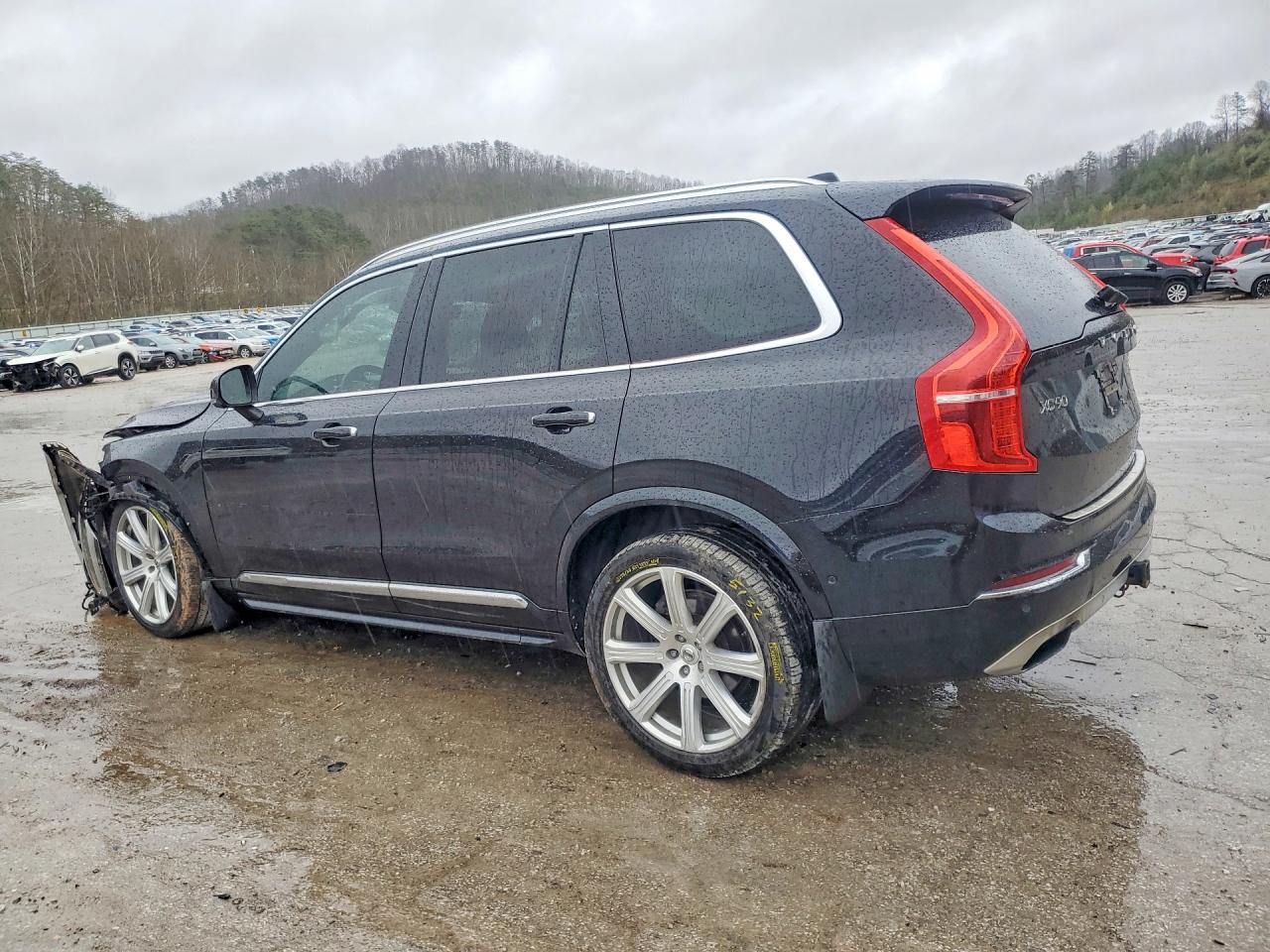 2017 VOLVO XC90 T6 photo 2