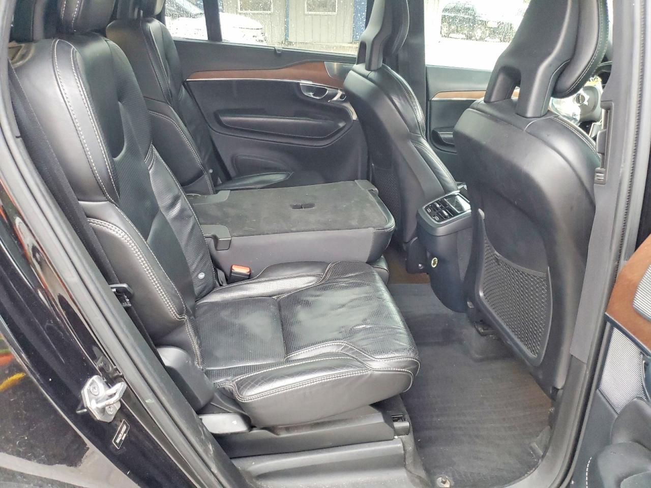 2017 VOLVO XC90 T6 photo 11