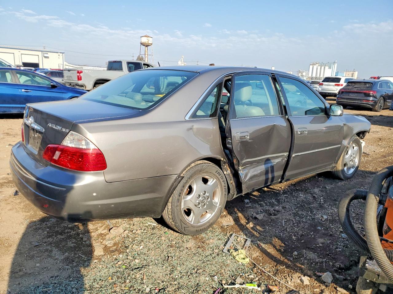 2003 TOYOTA AVALON XLS photo 3