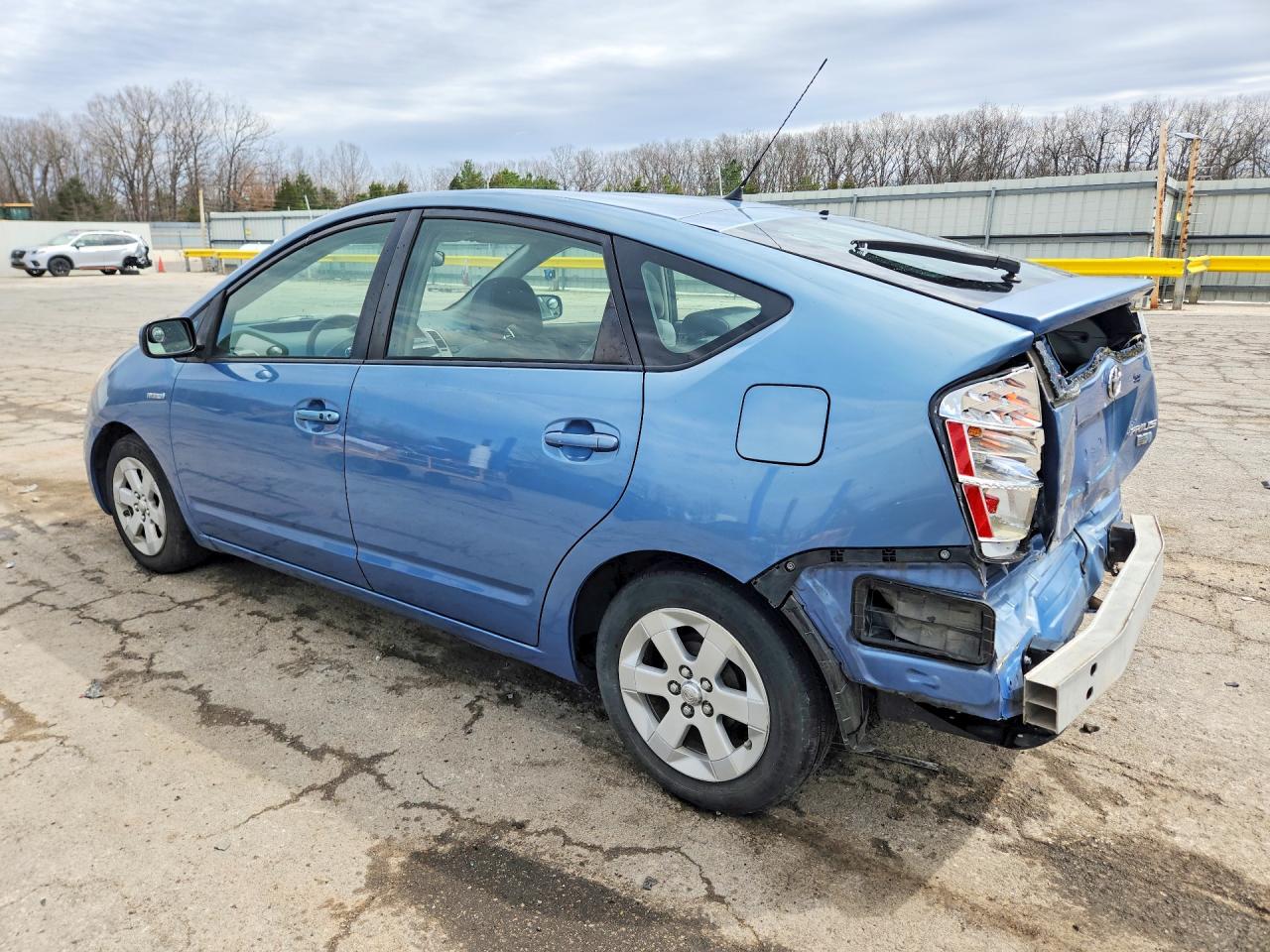 2008 TOYOTA PRIUS BASE photo 2