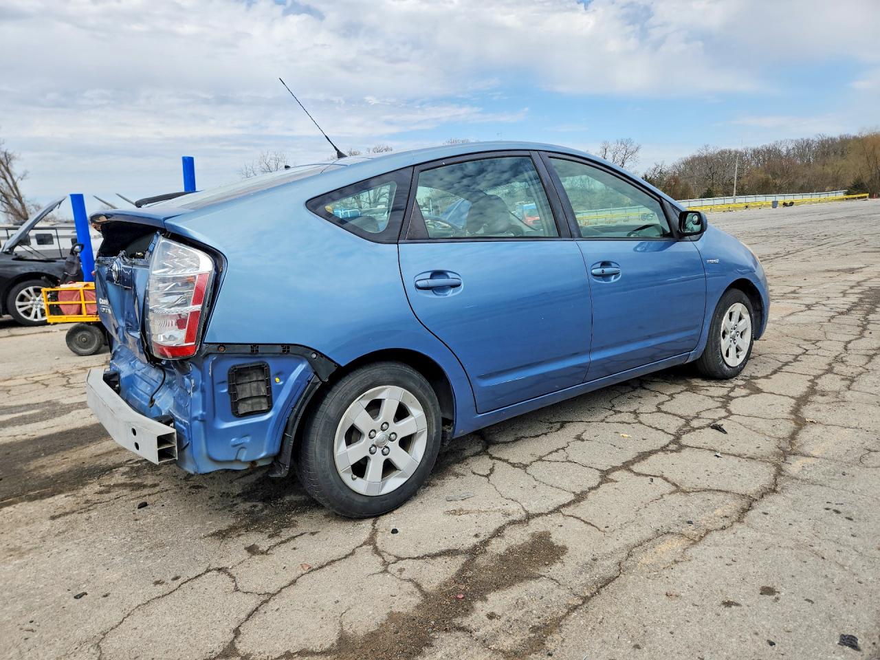 2008 TOYOTA PRIUS BASE photo 3
