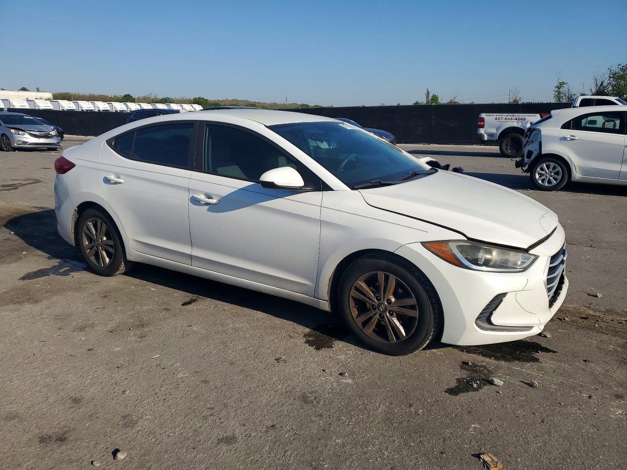 2017 HYUNDAI ELANTRA SE photo 10