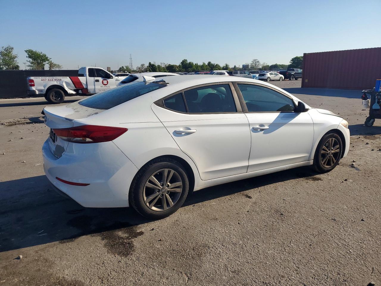 2017 HYUNDAI ELANTRA SE photo 7