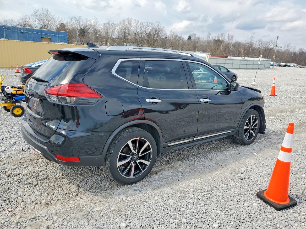 2017 NISSAN ROGUE SL photo 5