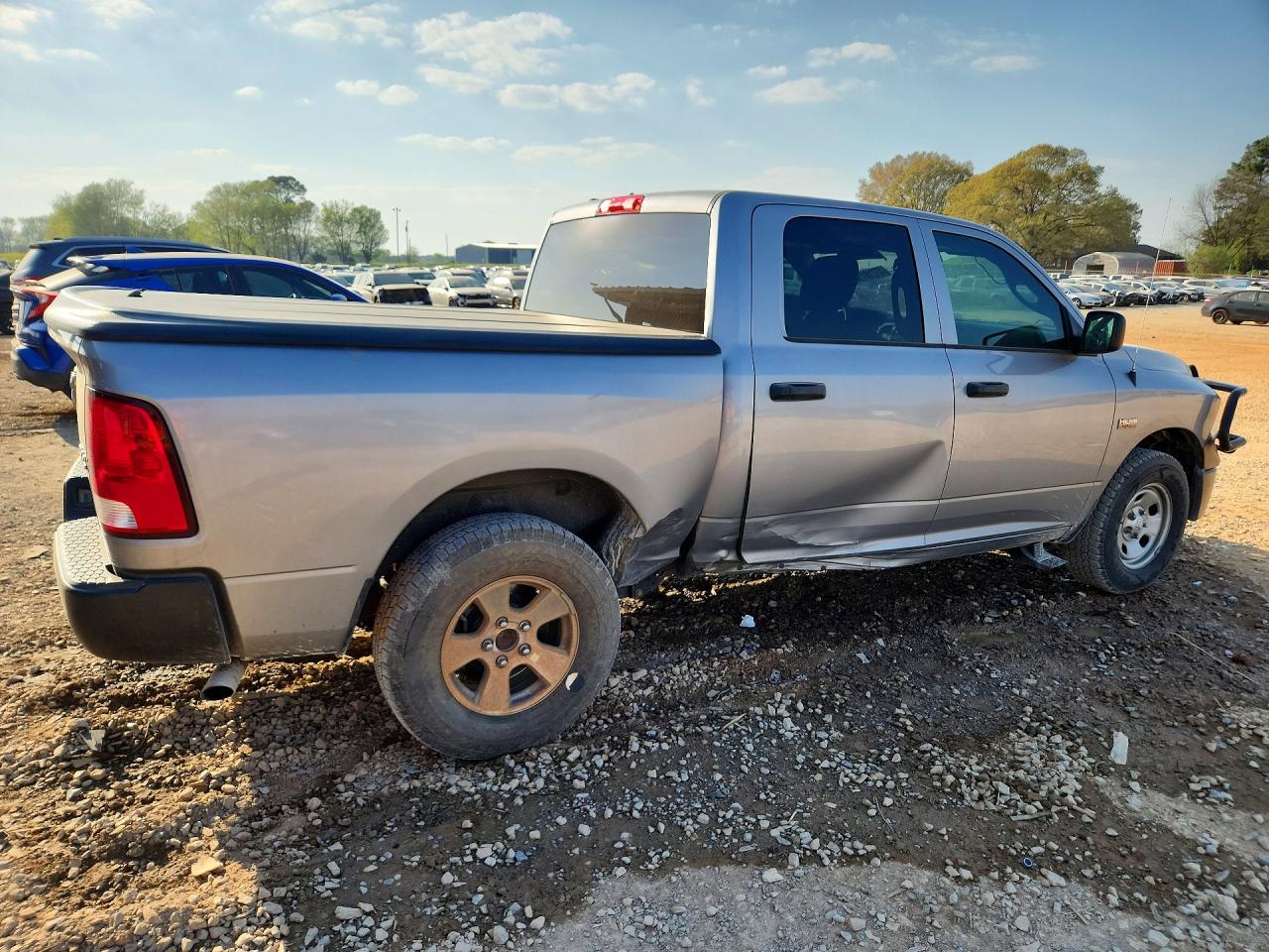 2019 RAM 1500 CLASSIC TRADESMAN photo 3