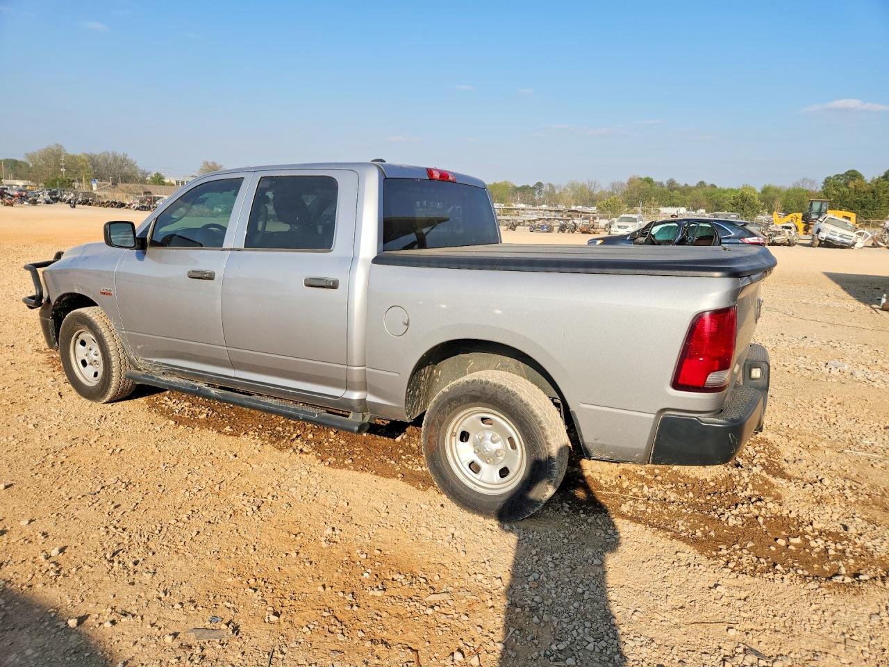 2019 RAM 1500 CLASSIC TRADESMAN photo 2