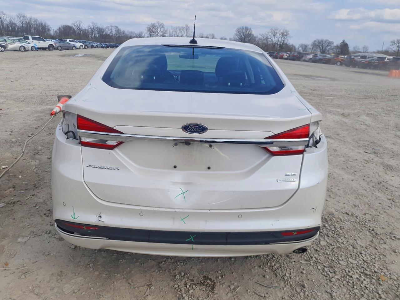 2017 FORD FUSION photo 16
