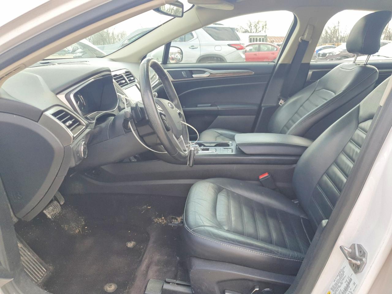 2017 FORD FUSION photo 19