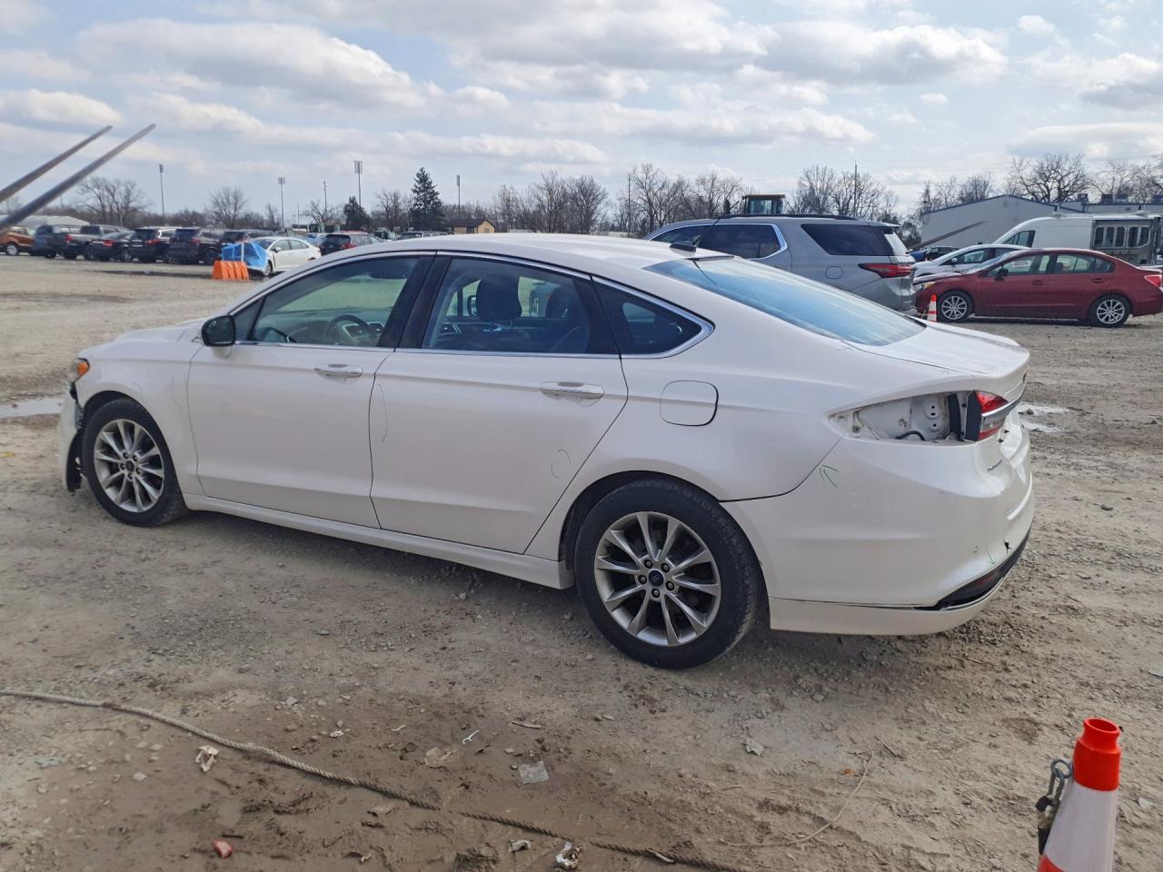 2017 FORD FUSION photo 4