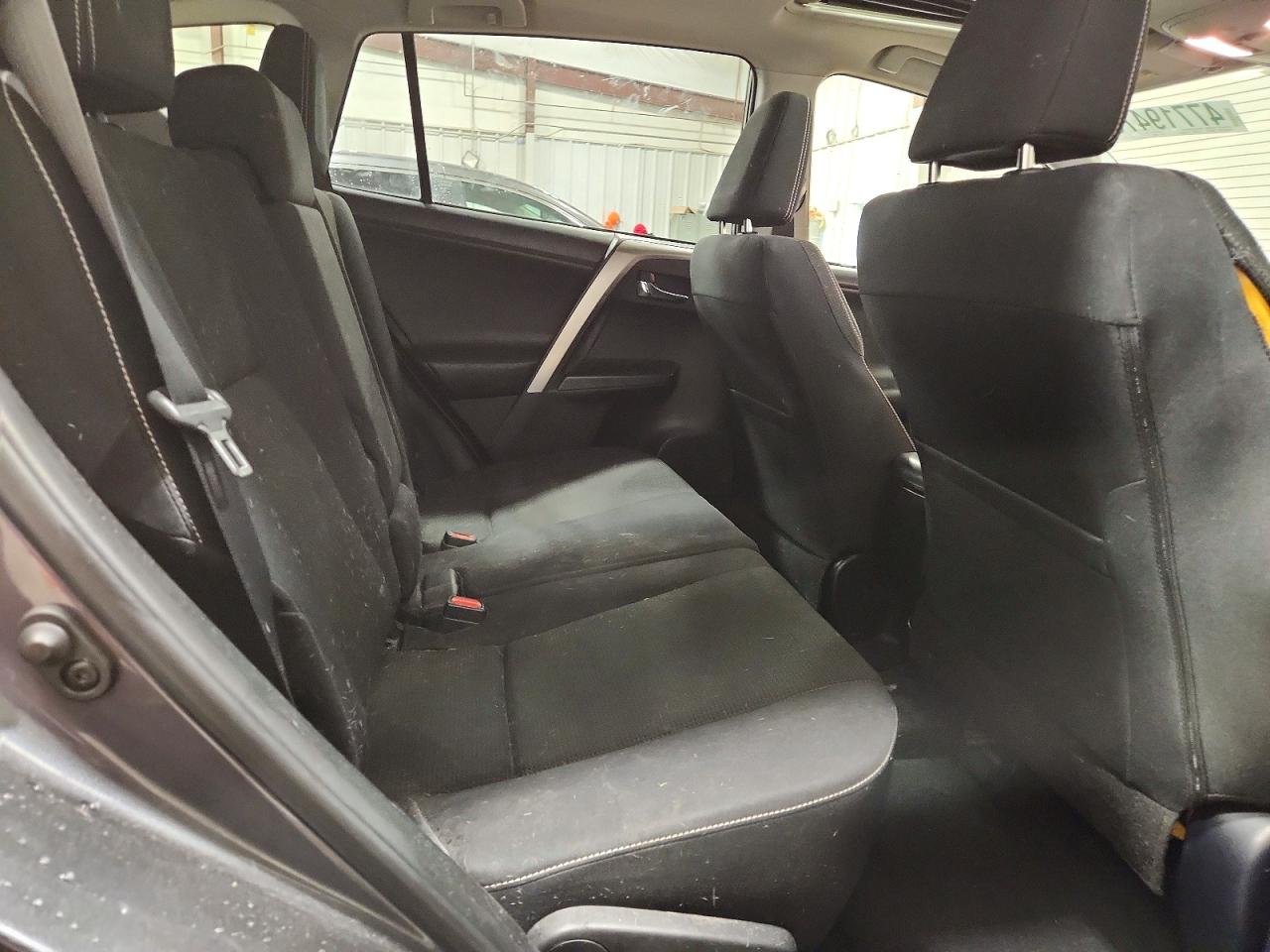 2017 TOYOTA RAV4 XLE photo 11