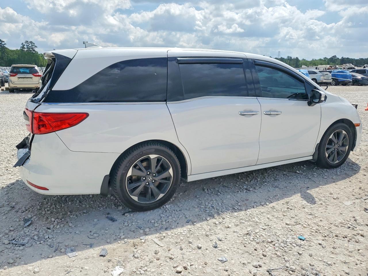2024 HONDA ODYSSEY ELITE photo 3