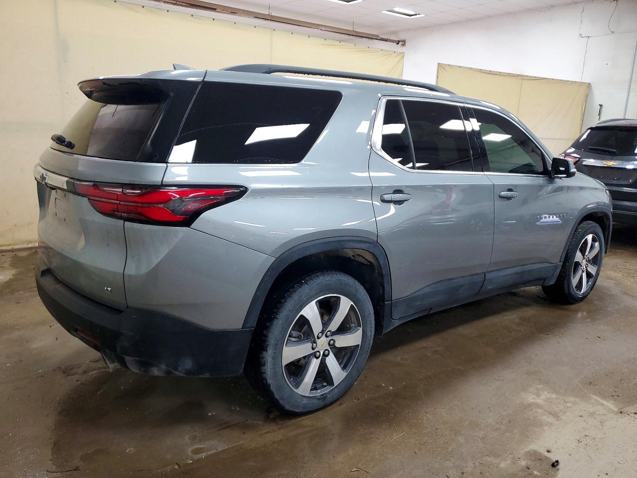 2023 CHEVROLET TRAVERSE LT photo 5