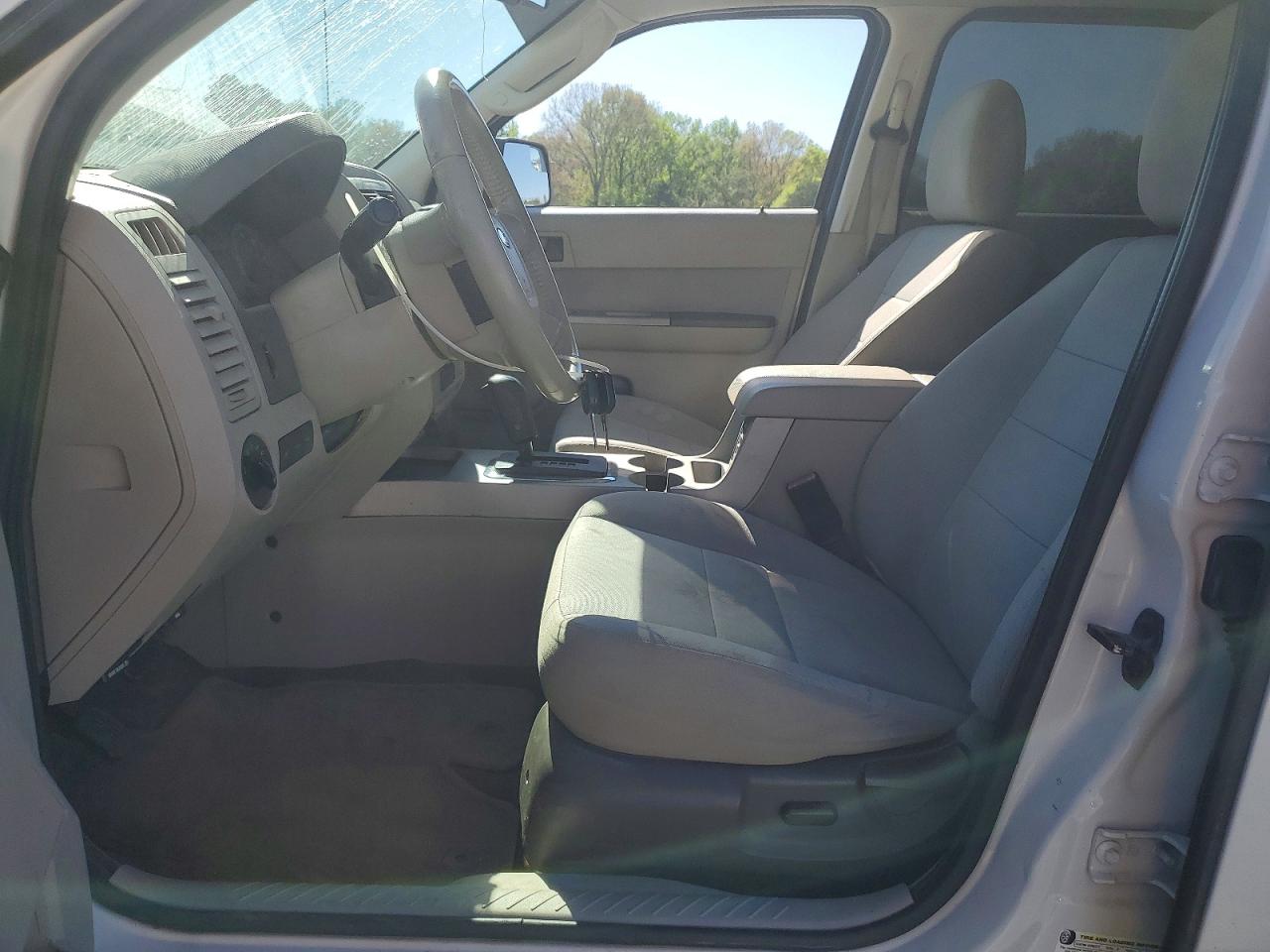 2011 FORD ESCAPE XLT photo 19