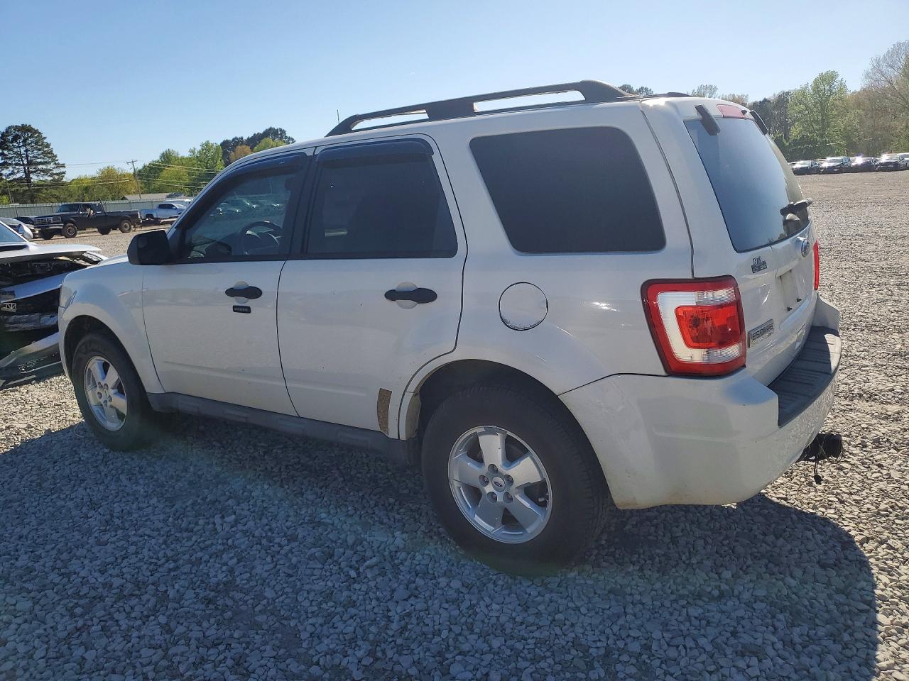 2011 FORD ESCAPE XLT photo 4