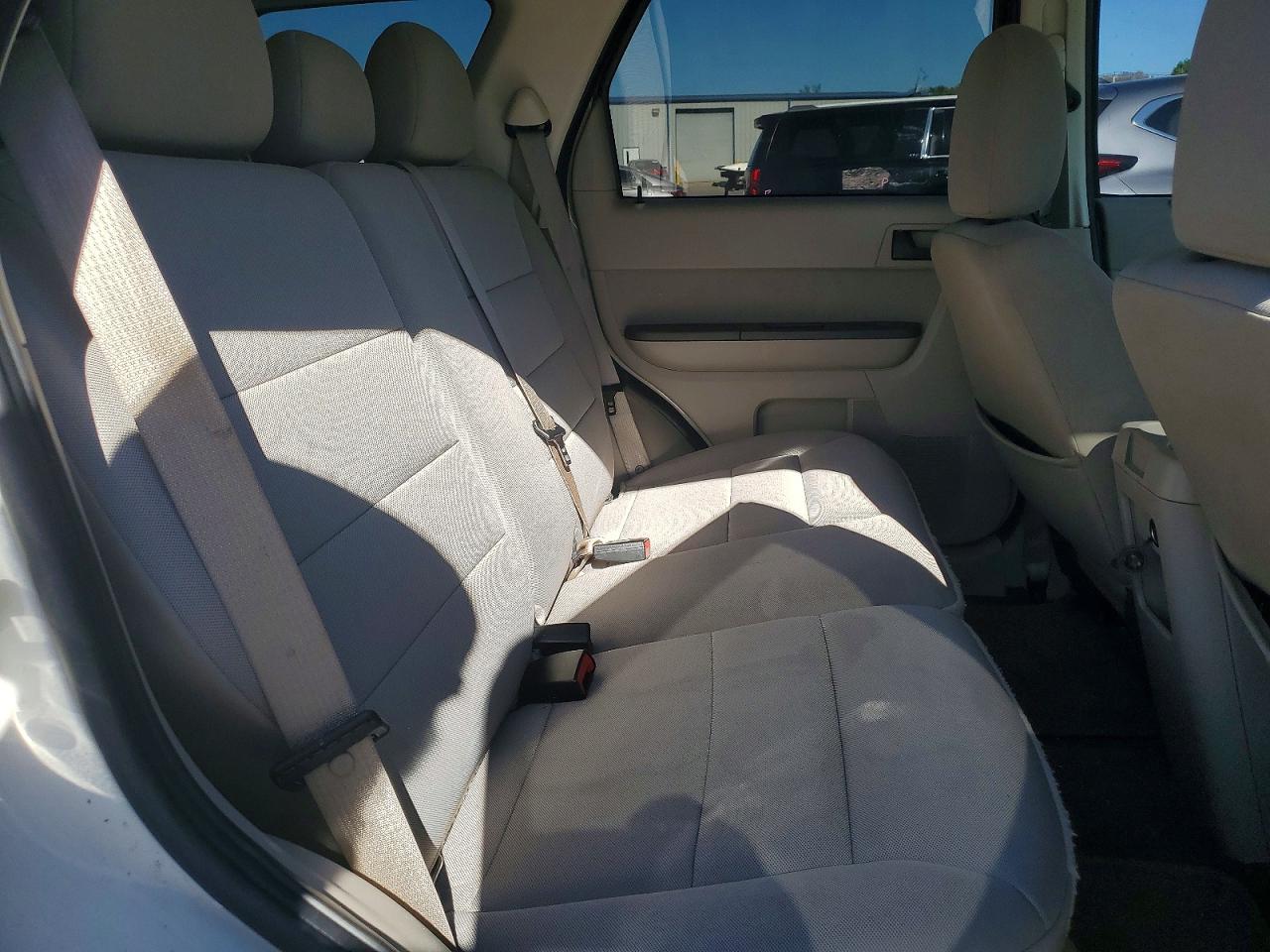 2011 FORD ESCAPE XLT photo 31