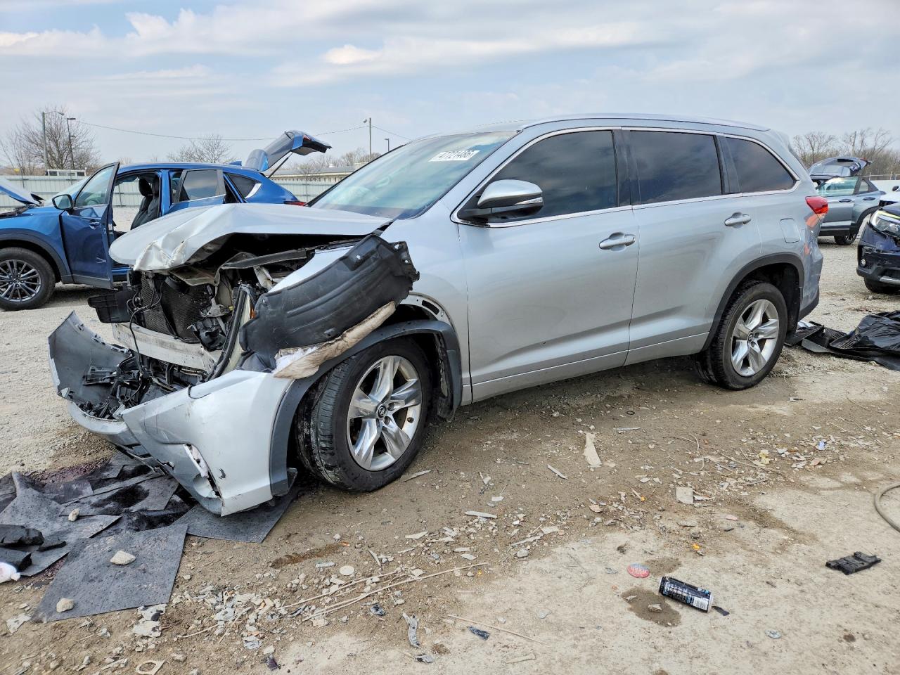 2017 TOYOTA HIGHLANDER