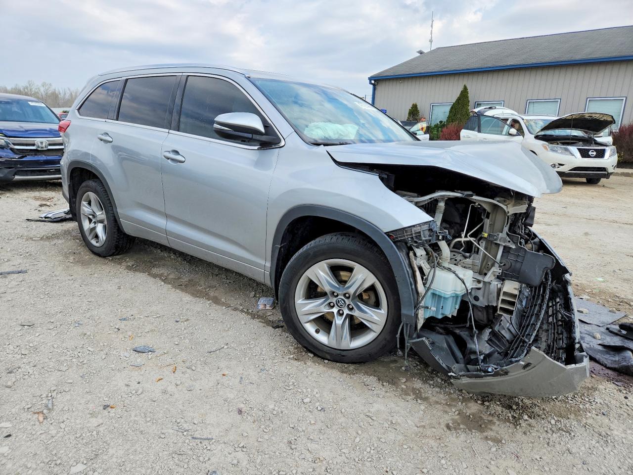 2017 TOYOTA HIGHLANDER LIMITED photo 4