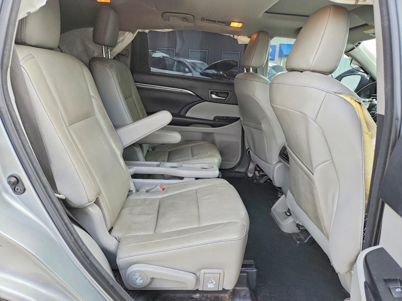 2017 TOYOTA HIGHLANDER LIMITED photo 11