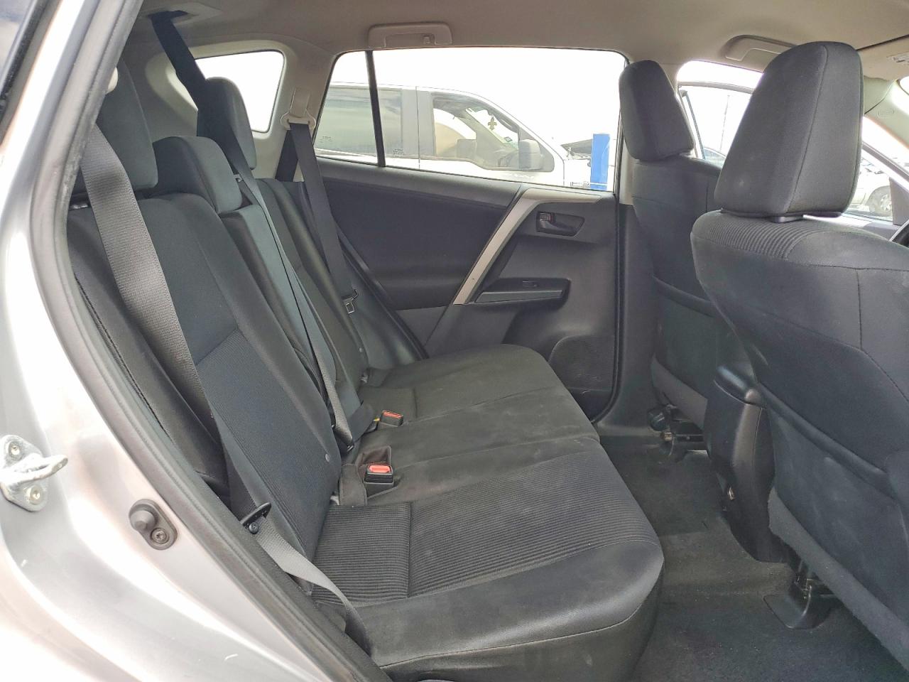 2017 TOYOTA RAV4 LE photo 28
