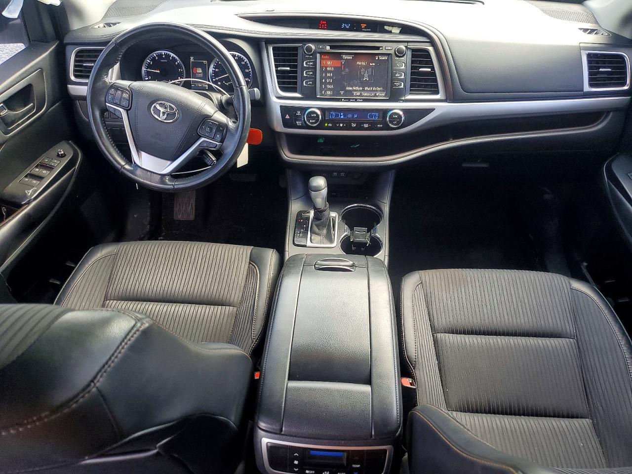 2017 TOYOTA HIGHLANDER LE PLUS photo 22