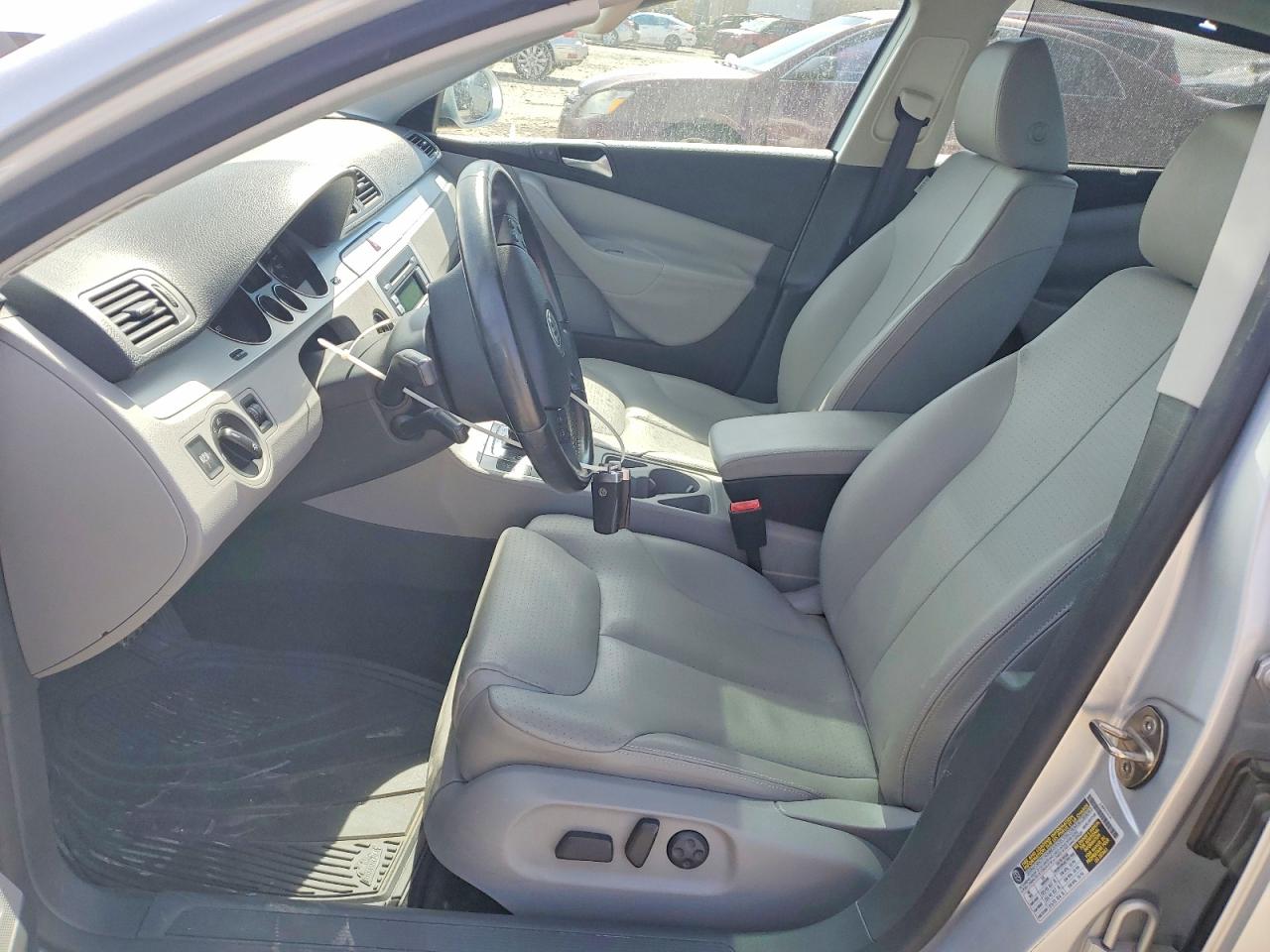 2009 VOLKSWAGEN PASSAT TURBO photo 7