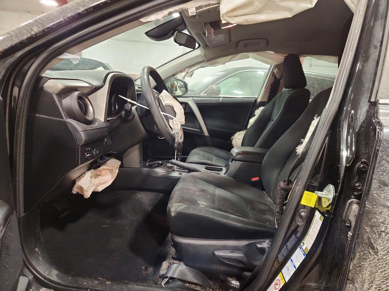 2018 TOYOTA RAV4 LE photo 13