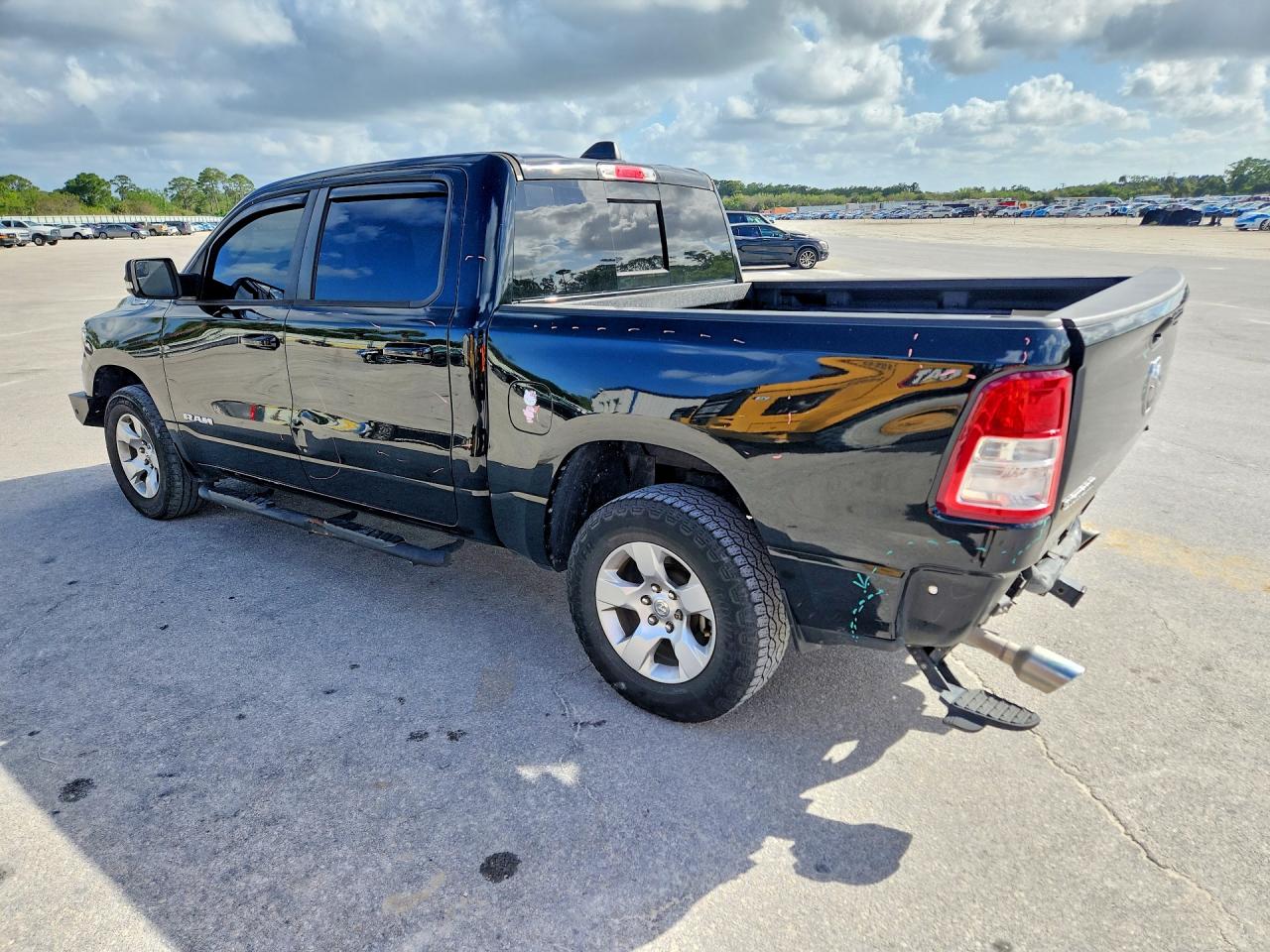 2021 RAM 1500 BIG HORN photo 3