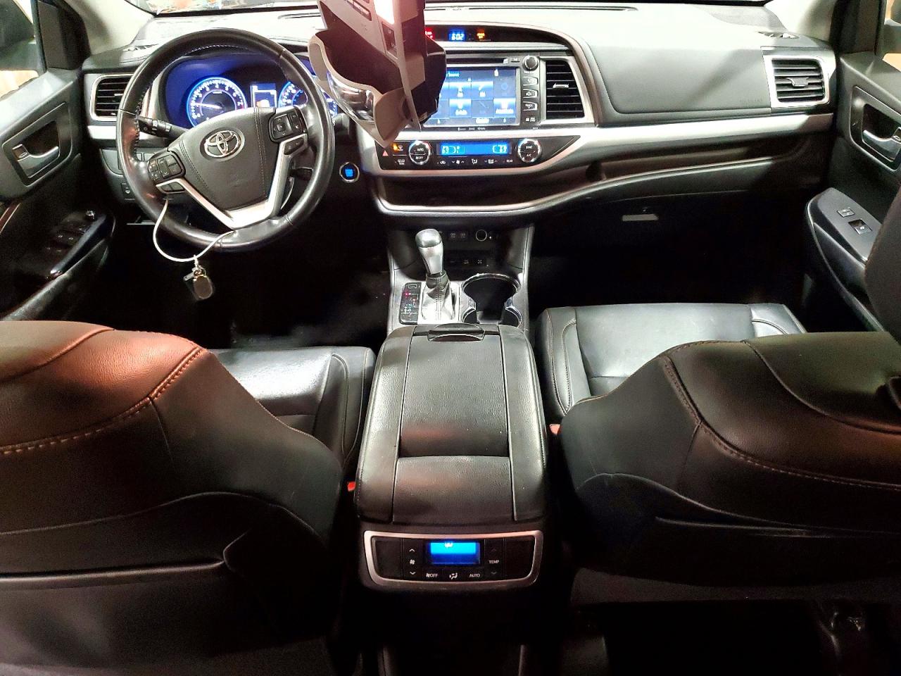 2017 TOYOTA HIGHLANDER XLE photo 8