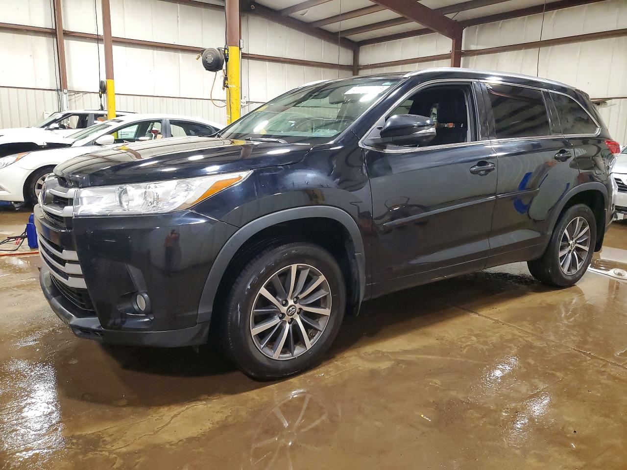 2017 TOYOTA HIGHLANDER