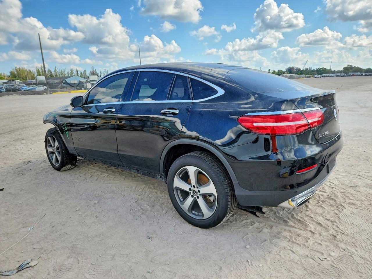 2019 MERCEDES-BENZ GLC COUPE 300 4MATIC photo 3