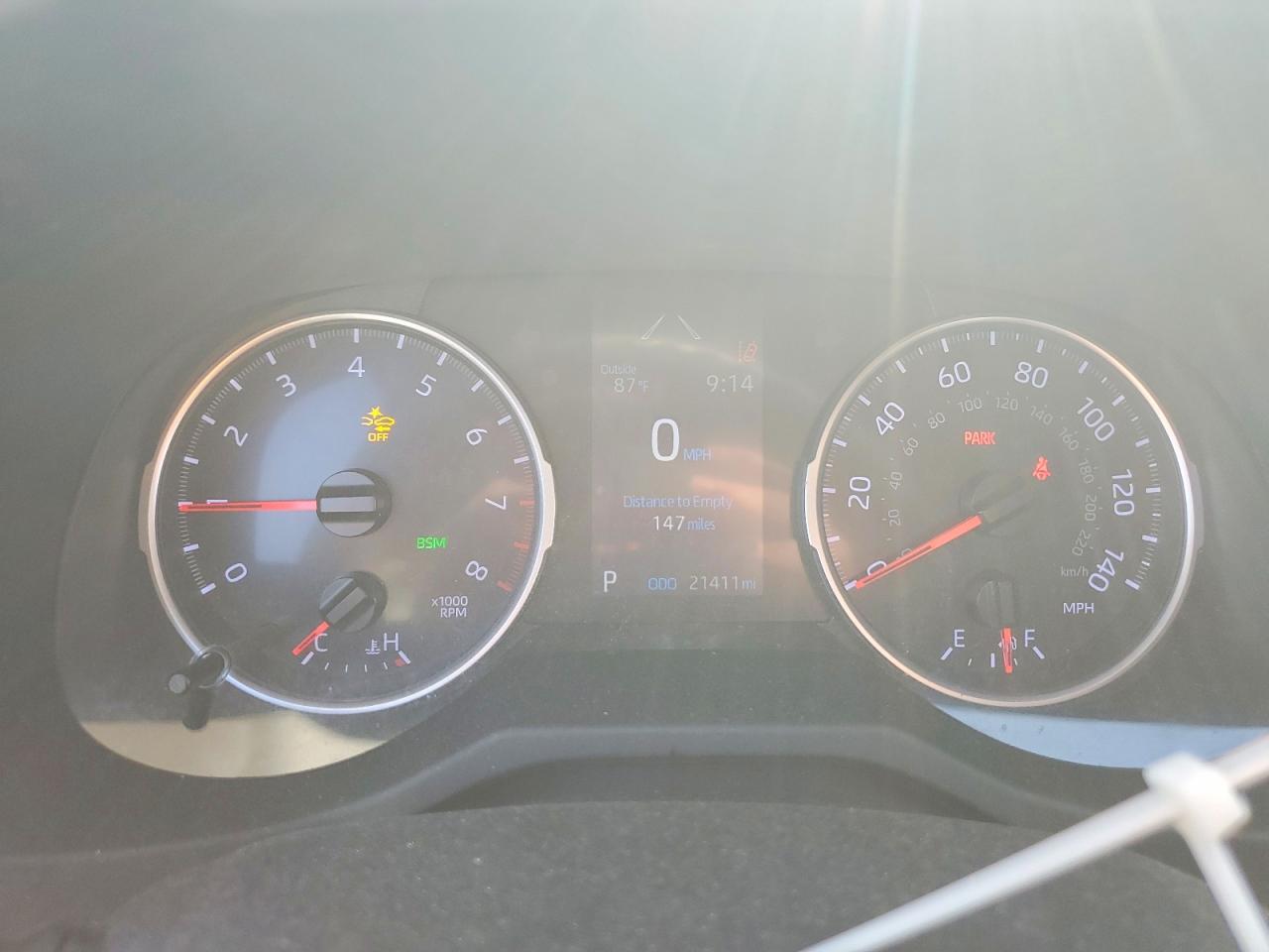 2019 TOYOTA RAV4 XLE photo 17