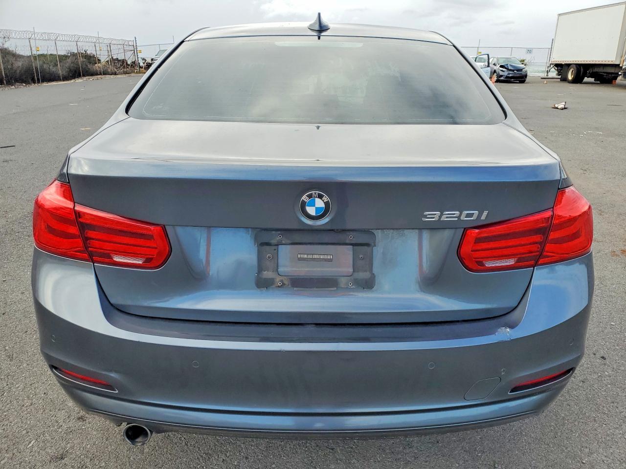 2017 BMW 320 I photo 16