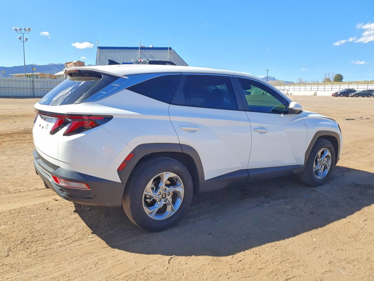 2023 HYUNDAI TUCSON SE photo 5