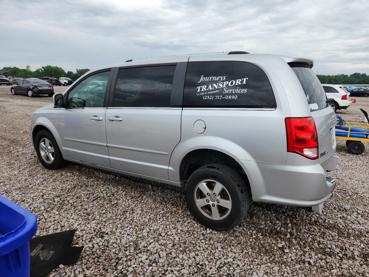 2011 DODGE GRAND CARAVAN CREW photo 4