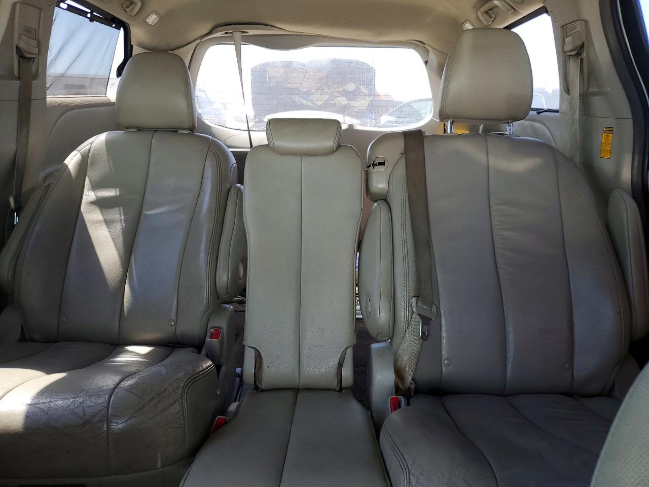 2014 TOYOTA SIENNA XLE 8-PASSENGER photo 10