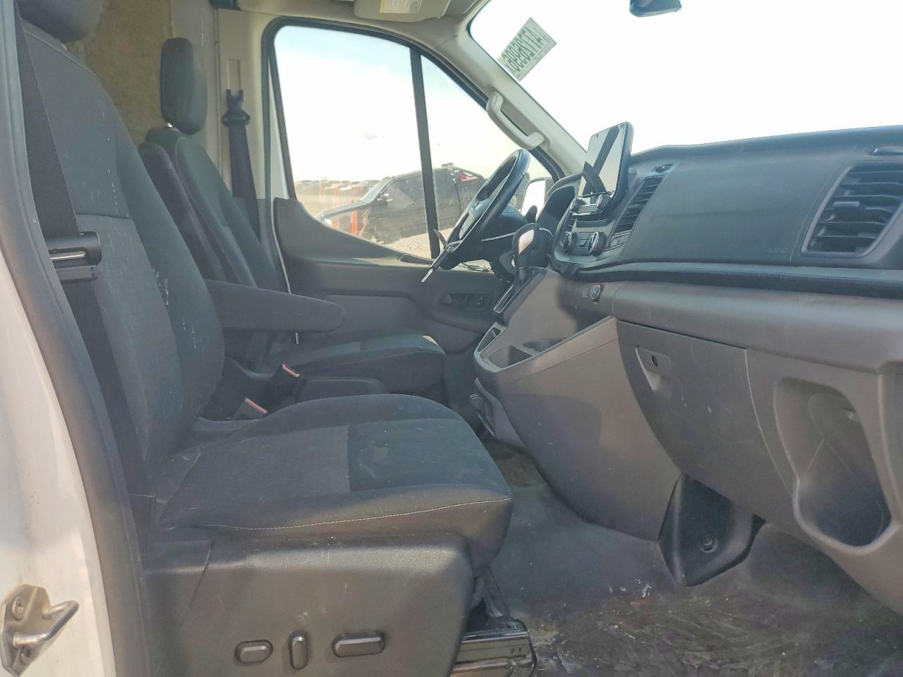 2020 FORD TRANSIT 250 DELIVERY VAN photo 13