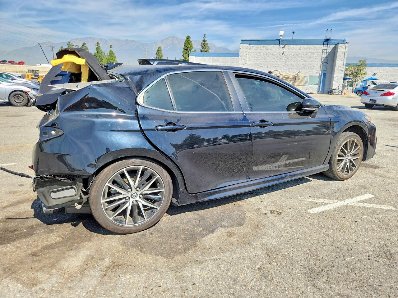 2024 TOYOTA CAMRY SE photo 5