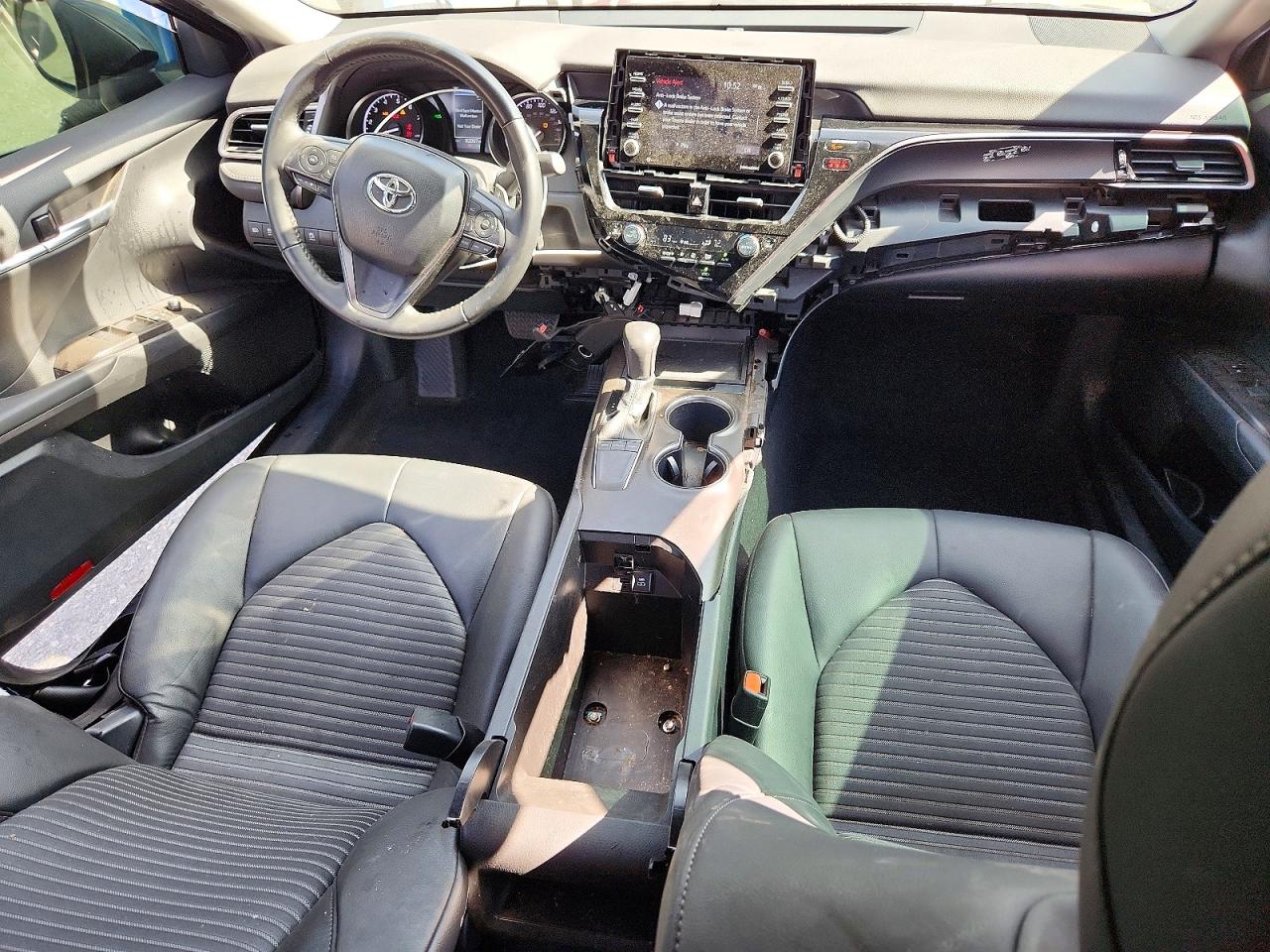 2024 TOYOTA CAMRY SE photo 15