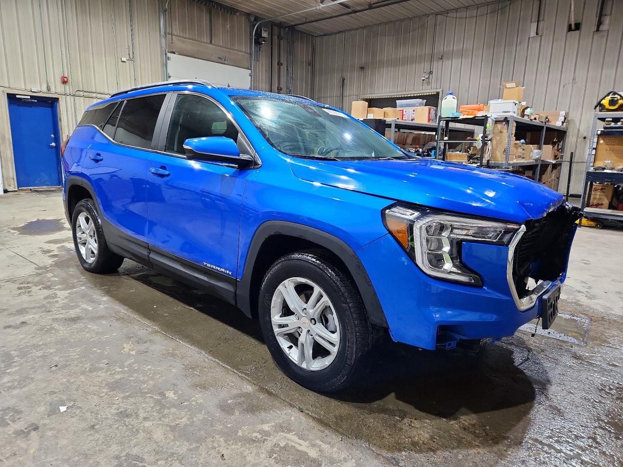 2024 GMC TERRAIN SLE photo 4