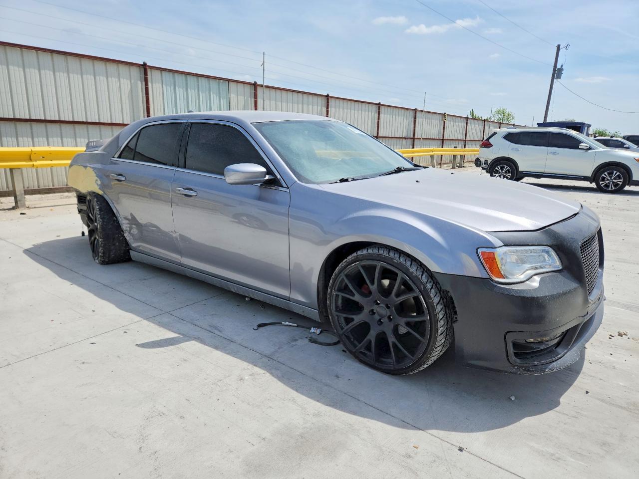 2014 CHRYSLER 300 photo 4