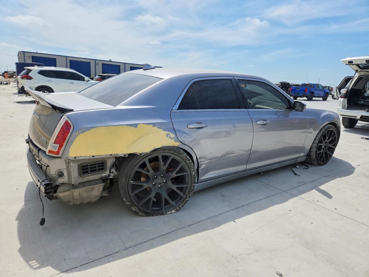 2014 CHRYSLER 300 photo 3
