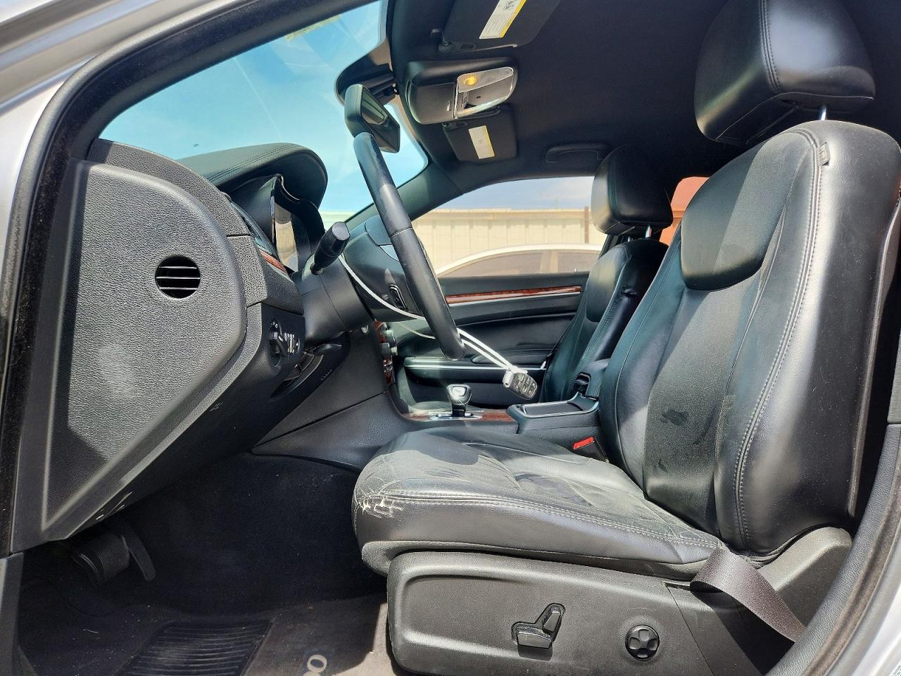 2014 CHRYSLER 300 photo 7
